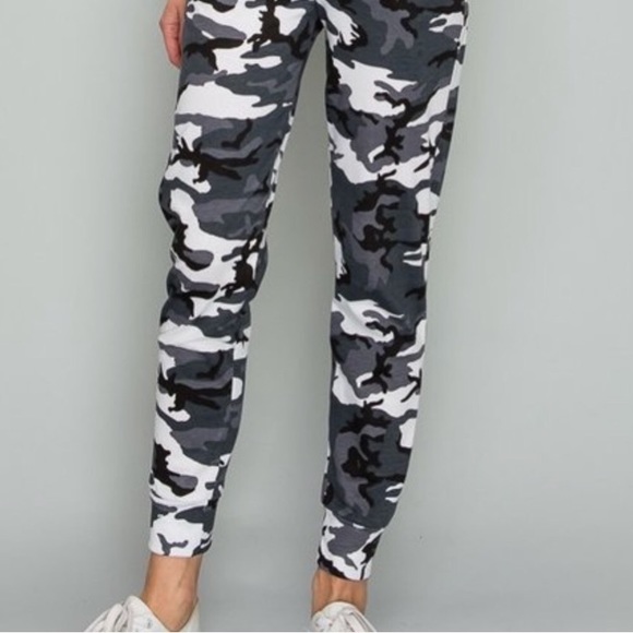 LAST ONE! Camo Print Joggers Gray & White  Size L - Picture 3 of 4